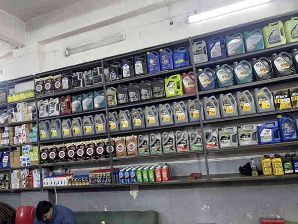 ‏سلام عليكم محل للبيع كامل بس تجي تفتح مكان بغداد الشعب شارع الصحة المحل موسى القفل إيجار الاستفسار على هذا الرقم ***********￼
