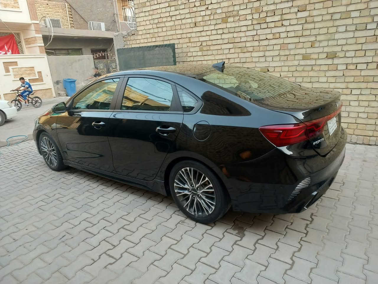 السلام وعليكم سياره فورتي جي تي لاين موديل 2022فول ماشيه  62 مايل صور الحادث مرفقه بل صور صار بيها حادث بل عراق باب الصدر مبدل السياره جاهزه من كلشي مكاني بغداد حي القاهره الضباط اي استفسار هذا رقمي ***********
