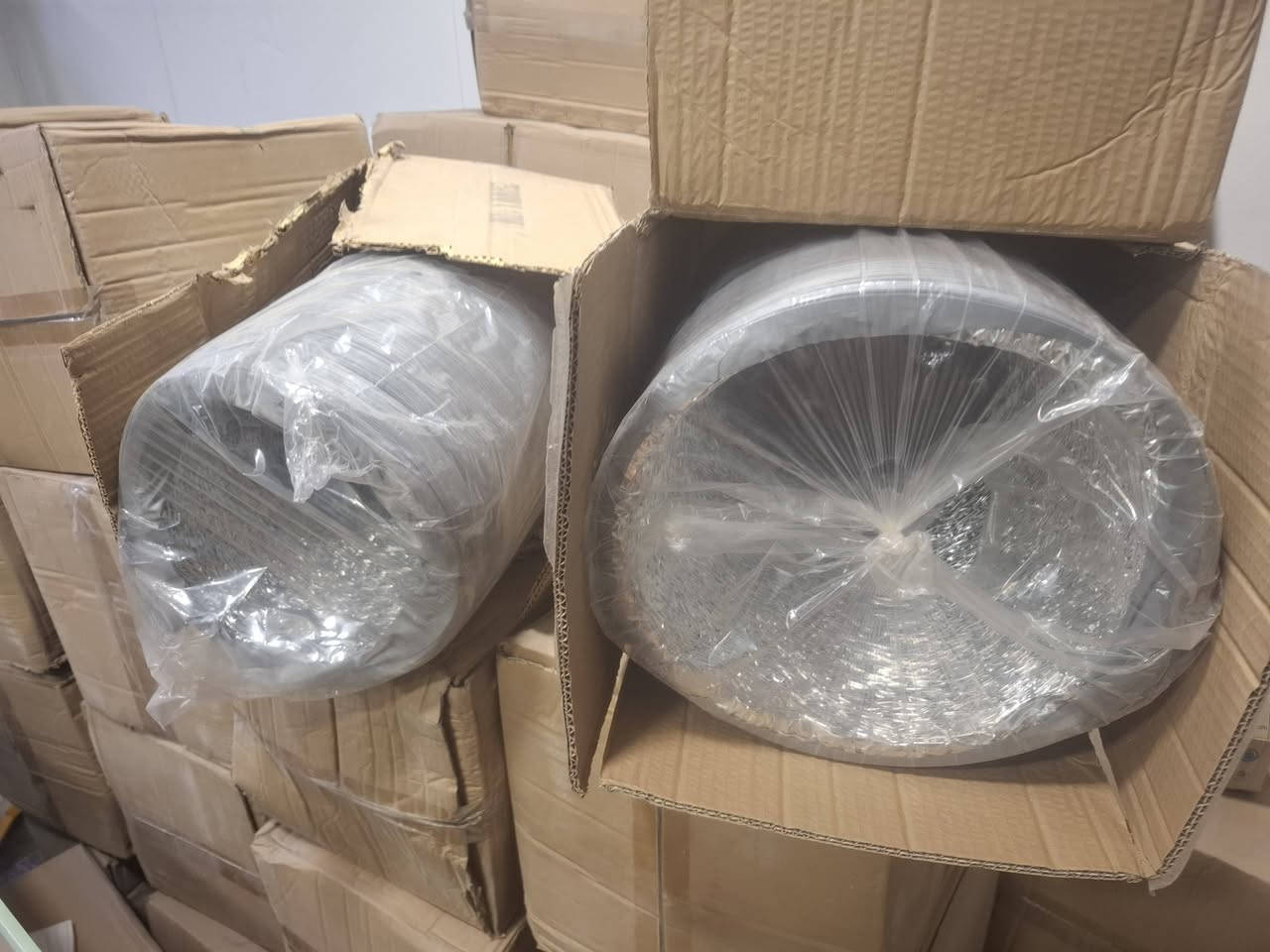 ​📢 للبيع: دكت مرن معزول (Flexible Duct) لأعمال التكييف والتهوية
متوفر كميات من الأنابيب المرنة المعزولة (فلكس بل) عالية الجودة، المخصصة لأنظمة التكييف المركزي والتهوية (HVAC / VRF).

​🔹 المواصفات والمميزات:

​النوع: دكت مرن معزول حرارياً (Insulated Flexible Duct).

​القياس: 250mm × 10m
             10×300mm.

​الحالة: مسلح مسلح

​الاستخدام: مثالي لمنظومات التكييف المركزي، السبلت المرفوع (Concealed)، والتهوية للنداءات التجارية والمنزلية.

​الجودة: عزل حراري ممتاز يمنع التكثف ويضمن كفاءة التبريد/التدفئة.

​💰 السعر والتفاصيل:

​السعر: [خاص ] (تخفيض خاص عند أخذ الكميات/الجملة).

​التوصيل: [متوفر توصيل / الاستلام من المستودع].

​📞 للطلب أو الاستفسار:

يرجى التواصل عبر الرسائل أو الاتصال على الرقم: [***********]
