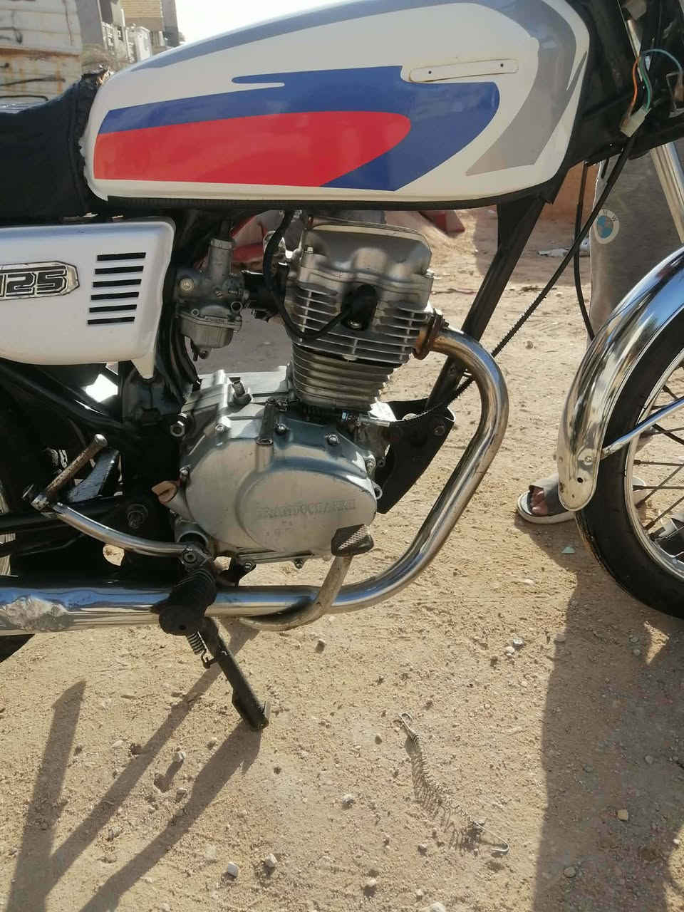 سلام عليكم شباب دراجه للبيع ارشه موديل 20 اوراق أصولي كبل ترقيم دراجه شوفت عينك النضافه كلش حلو السعر 400 وبيه مجال مكاني كربلاء شارع الدرة الرقم *********** ا
