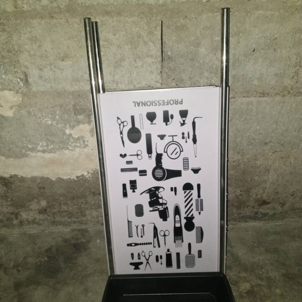 السلام عليكم 
يوجد أغراض حلاقة للأستفسار الأتصال على الرقم
***********
