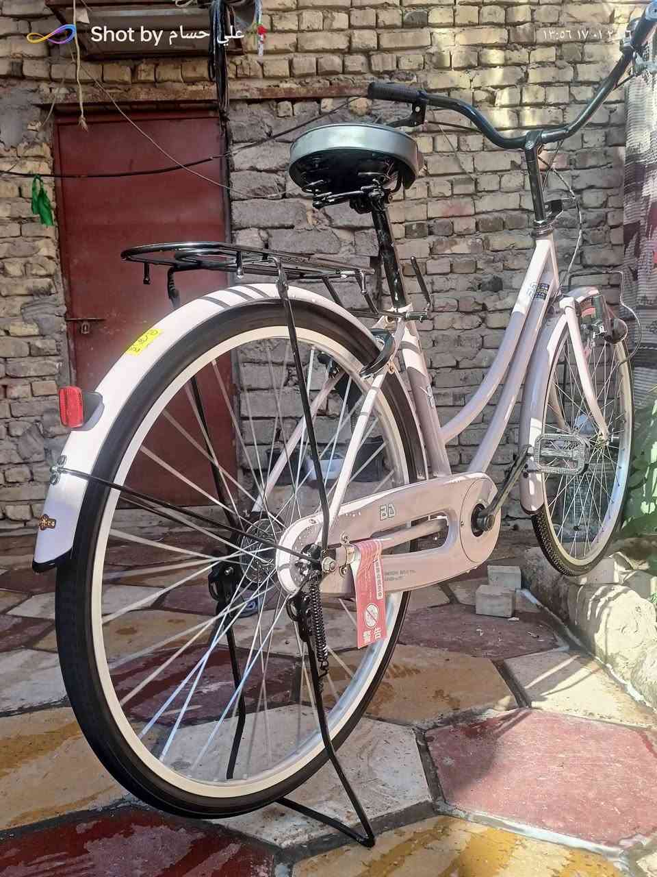 سلام عليكم
باسكل للبيع 

حجم 26 

لون مميز

مديل 20

لايت شغال بريكات 

الباسكل جديد 

السعر خاص ‪‪0778 279 2318
