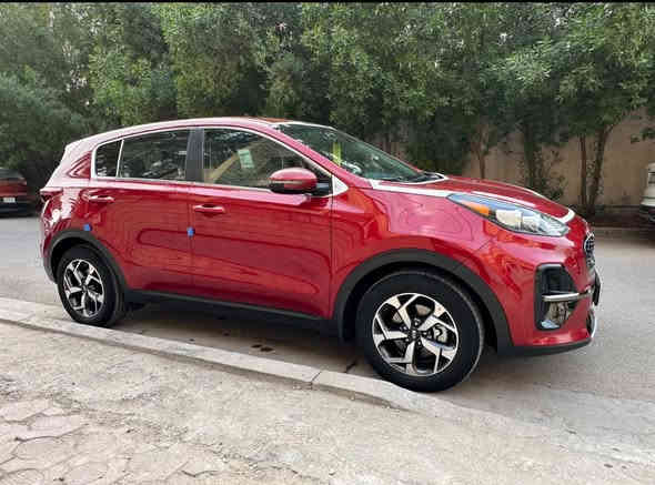 سلام عليكم 
سبورتج ٢٠٢٠  وارد امريكي  باسمي  لون ماروني جديدة جدااا ماشية ٧٨ الف مكفولة كفالة عامة بدون صبغ حادث صندوك فقط ومبدل نفس الون بدون ايرباك بدون دواخل السيارة مواصفات كشنات كهرباء مري شفط اشارة بالمري شاشة ويل كب كروم تخم تاير جديد رادارات امامي وجانبي وخلفي بجم لد السيارة جديدة جدا جدا مال بيت  ومناقصهة اي شي السعر ١٧٧ ورقة للسفسار ***********
