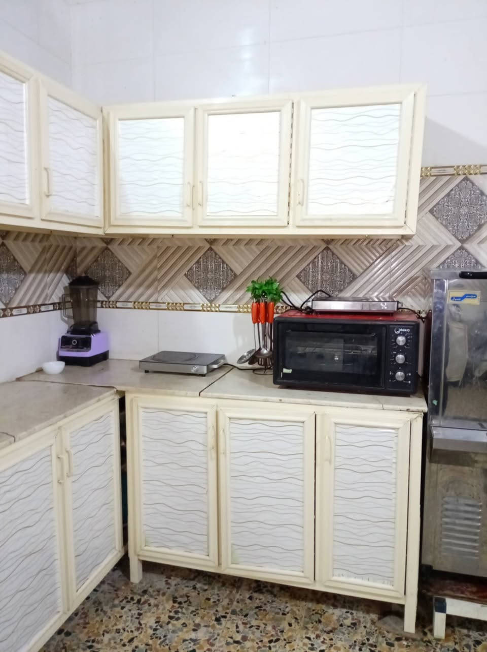 كاونتر ب350 والغرفه ب650


**إذا كنت صاحب هذا الإعلان وتريد حذفه لأي سبب، رجاءا أرسل رسالة إلى الدعم الفني**