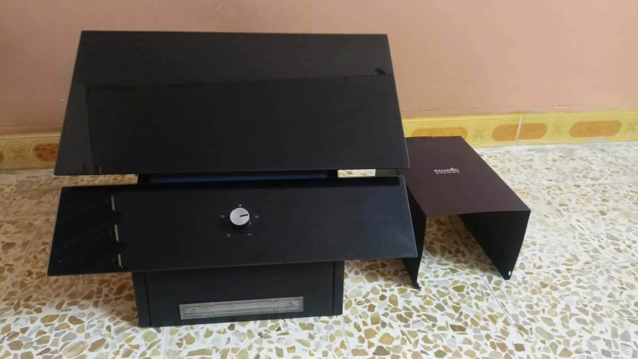 ساحبه مال طباخ استعمال شي قليل حيل نضيفه50بيها مجال كابسه مال لفات حجم جبير بعدها بل كرتون نضيفه 45بيها مجال شي بسيط *********** حي سماح قرب محطه مشاعل

