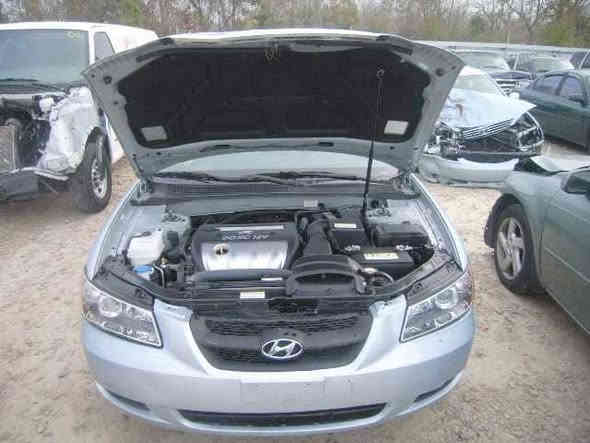 السلام عليكم لبيع سوناتا رقم بغداد بسمي  موديل ٢٠٠٧ وارد أمريكي حادثهه خفيف وصور الحادث مرفقه بالمنشور السياره مصبوغه حزام أثر جراد السياره جاهزه من كل النواحي السعر ٩٦ وبيهه مجال بسيط لشراي الشراي يتصل ويدلل مكان السياره واسط الكوت مركز المدينه رقم الهاتف ***********
