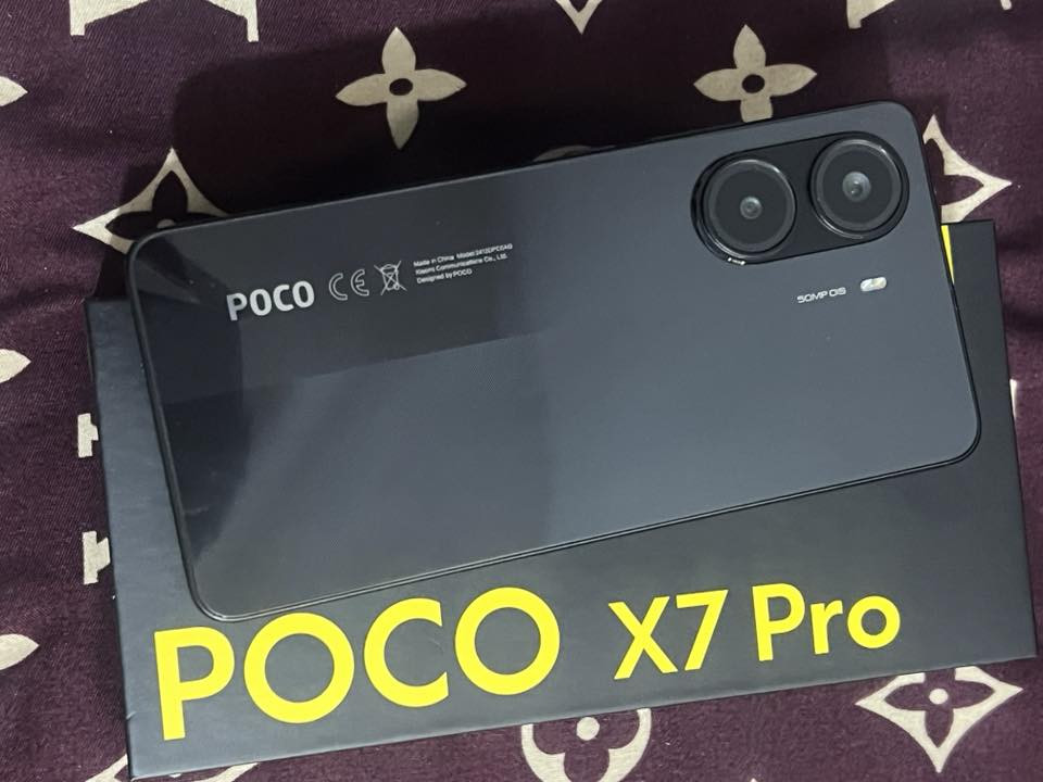 للبيع بوكو X7 برو (512GB)
موبايل قوي جداً ومناسب للألعاب والاستخدام الثقيل 💯
استخدام نظيف جداً وما بي أي مشاكل

🔹 المواصفات:

 • الذاكرة: 512GB 🧠
 • الرام: 12GB (أداء سريع جداً)
 • معالج قوي يشغل ببجي وأقوى الألعاب بسلاسة عالية 🎮
 • شاشة AMOLED ناعمة 120Hz ✨
 • بطارية قوية تدوم استخدام طويل 🔋
 • شحن سريع جداً ⚡
 • كاميرا واضحة وجودة ممتازة 📸

🔹 يتوفر توصيل داخل بغداد


**إذا كنت صاحب هذا الإعلان وتريد حذفه لأي سبب، رجاءا أرسل رسالة إلى الدعم الفني**