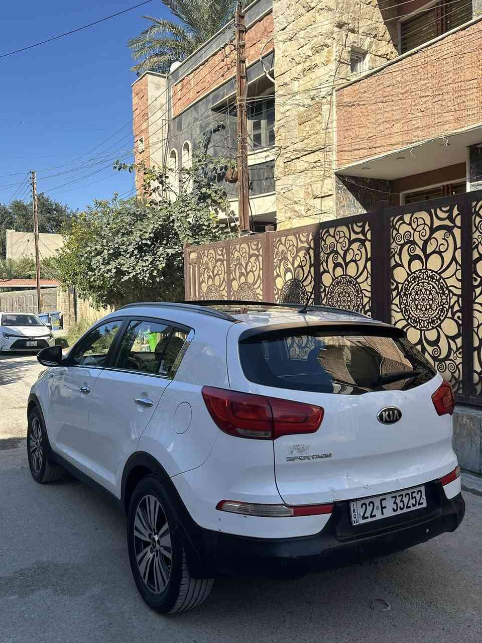 السلام عليكم 
سبورتج موديل 2014 خليجي للبيع
مكينه 2400 دوش 4 سلندر 
كير ومكينه وصدر وكهربائيات كلها بشرط 100‎%‎ 
تبريد تدفه شغالات 
تخم تاير غرفه جديده ع وضع الشركه كلها ✅ 
مكفوله كفاله عامه بس ع كد 3 اصابع بلصندوق بارد ومكحلي فقط 
فول مواصفات للاخير 1\1 
بصمه + بانوراما + بصمه ابواب + كشنات كهرباء …… 
رقم اربيل [ رقم وسنويه وهزه وفحص كله جديد ] 
تحويل ثاني يوم باسمي 
مكان السياره بغداد الغزاليه 
السعر 160  وبيها مجال بسيط 
رقم الهاتف ***********
