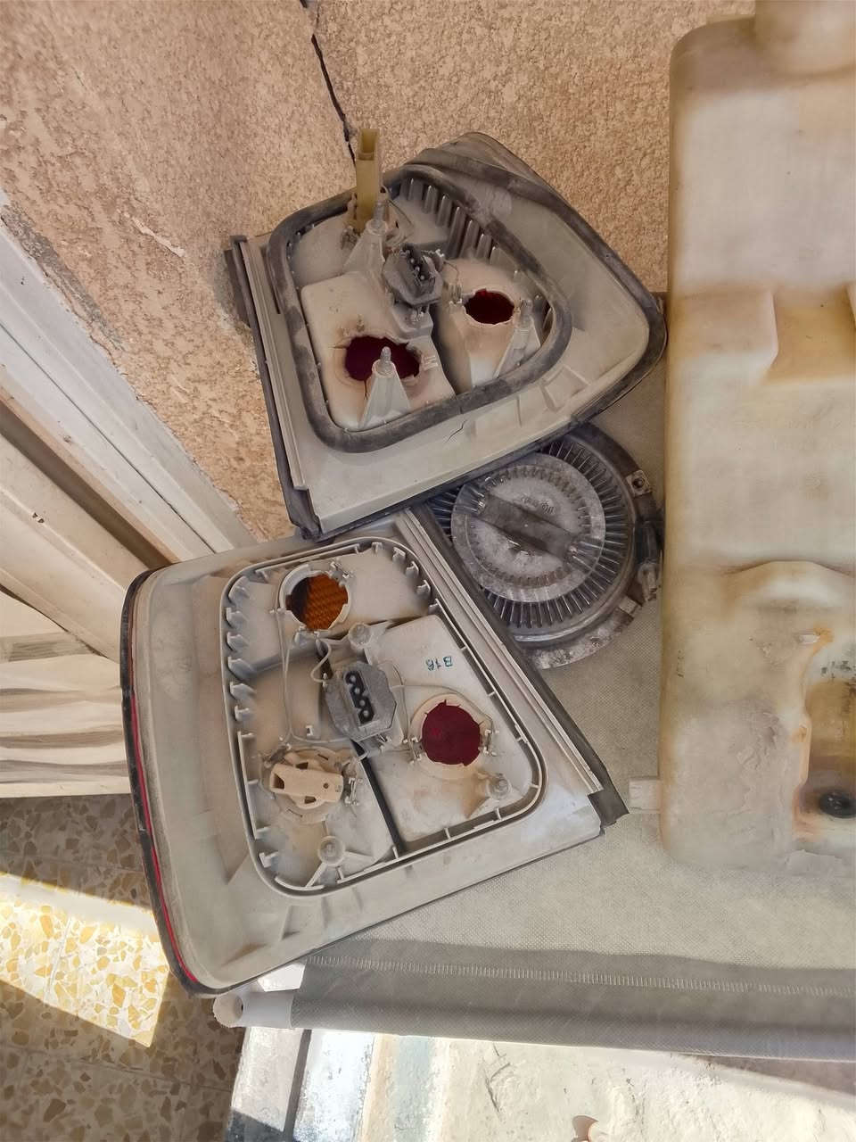 غراض بيئم ٥٠٠ وبعد اكو وياهن مكينه ٢٥ مسكر  عوزه بس كور كامله ونضيفه شنو تحتاج راسلني وبخدمتك او اتصل ع الرقم ***********
