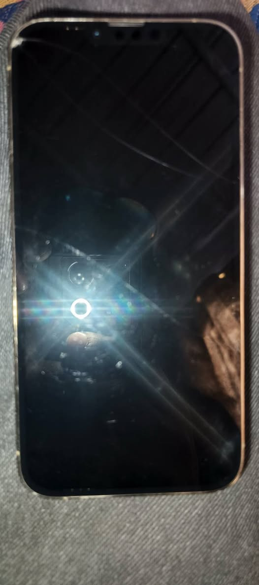 سلام عليكم إيفون 13برو ماكس مبدل بطاريه وشاشه بطاريه 100 /256مكاني كربلاء لتواصل واتساب ‏‪***********‬‏
