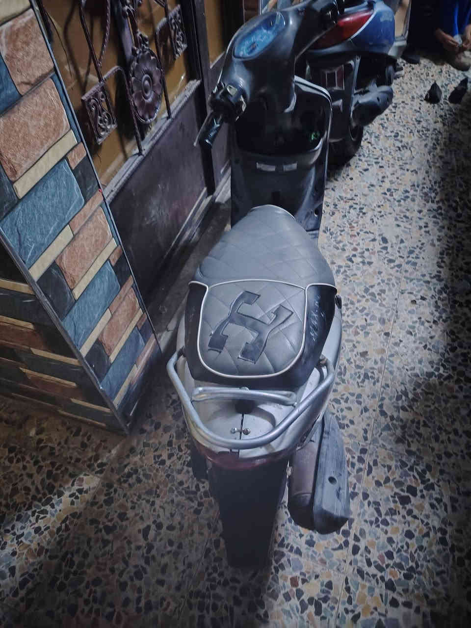 سلام عليكم ورحمة الله وبركاتة دراجه ماكس منغولي سرعتها ١٢٠ البيع دراجه شغاله سلف وهند ر مكينه ناعمه  شلعه معدل ختم واحد ويه مكينه كهربايات كله شغاله  مكان بغداد حي الكوفه مقابل ام الكبر شارع صوره  السعر ٥٥٠ وبيها مجال الطيبين    رقم مبايل *********** شراي خابر
