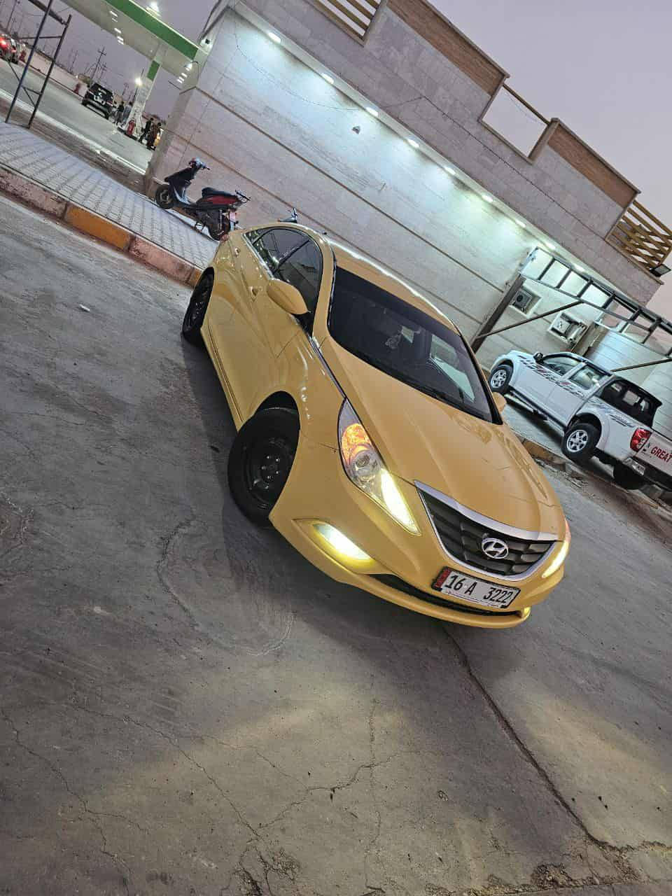 سلام عليكم سوناته ١١ امريكيه 
بيه جاملغ وبنيد جاهزه من كلشي حداديه من طول لطول تخم تاير باتري جديد سنويه ٢٠٣٠ بسمي مصفره هيأه وغرامه السعر ١٠٠ وبيه مجال ***********
