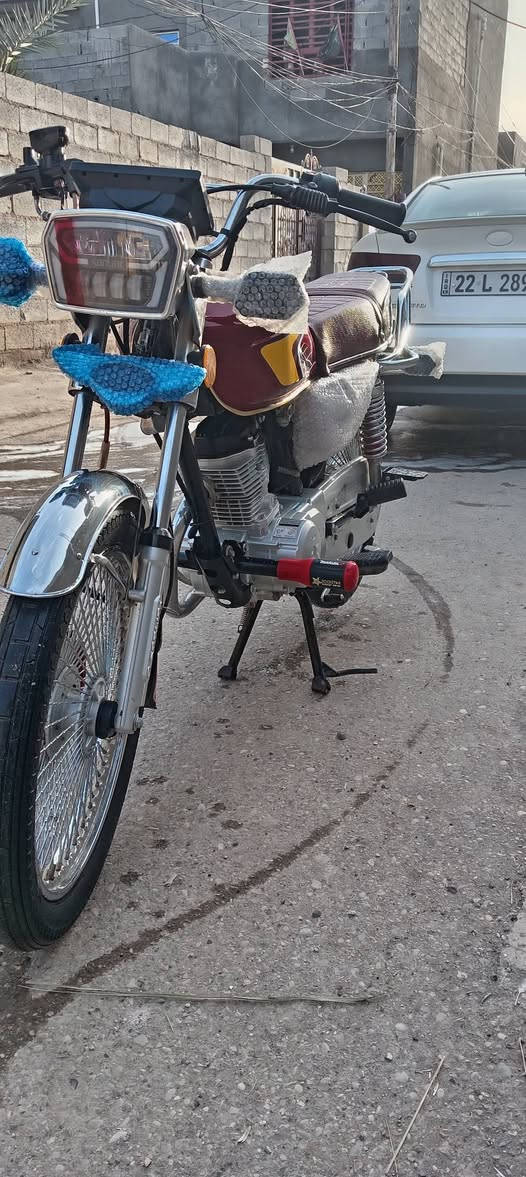 سلام عليك دراجة تايكر ٢٤ دراجة خير من الله تايرات جدد شاشة شغالة كلشي شغال مكان قرب صيطرت لغالبية السعر 700 وبي مجال ***********
