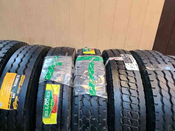 تعلن شركة لولوة الشارقة الاطارات هايلوكس كفاة عالية جودة ماركة اونكس كفاة عالية جودة العنوان بغداد مجمع مشن يوجد توصيل جميع محافظات مجانا لتواصل ***********
