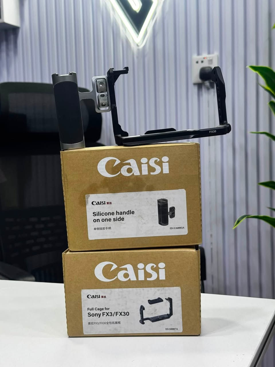 #daste_dw_مستعمل
——————————
#cage caisi for sony  (fx3-fx30)
Clean 95%


**إذا كنت صاحب هذا الإعلان وتريد حذفه لأي سبب، رجاءا أرسل رسالة إلى الدعم الفني**