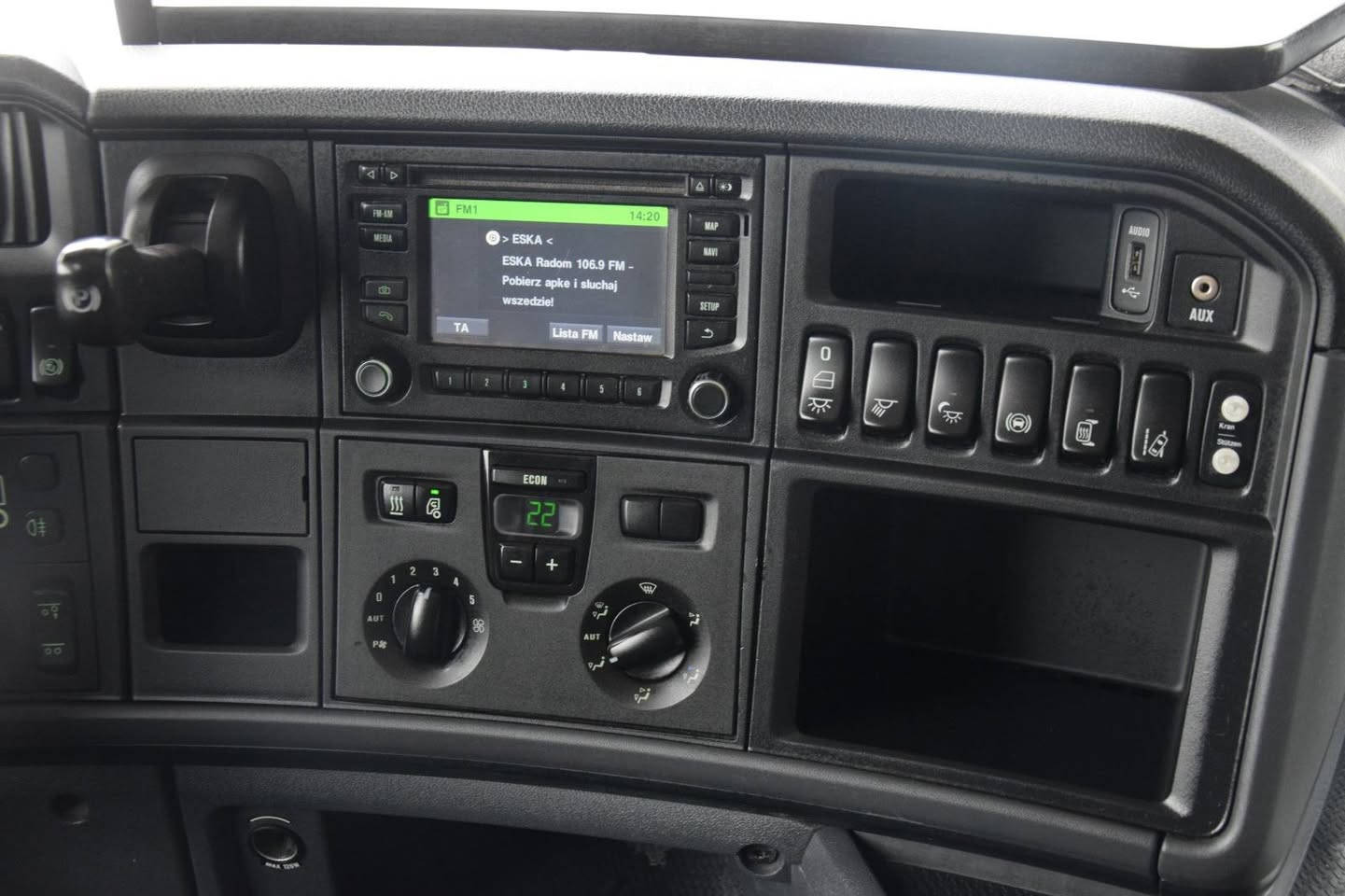 Scania G490 PaIfınger PK24001-L
موديل 2016
مكفول من كلشي 
وضع شركه 
مشتغل 12742
السعر 55الف دولار شامل كمرك ضريبة شحن مدة الوصول ٢٥يوم بعد الاتفاق


**إذا كنت صاحب هذا الإعلان وتريد حذفه لأي سبب، رجاءا أرسل رسالة إلى الدعم الفني**