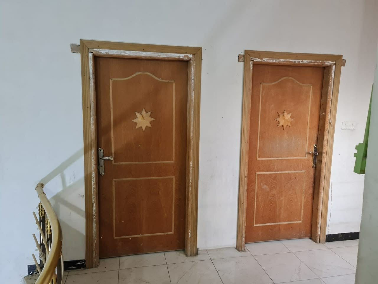 دار   #للبيــــع   

🔻 بنـــاء حديــث  
 
#طابــــــو #مــــلك  #صـــرف  

#آلمـــوقع  // حي المعلمين

#المساحـــة // 200م    10. 20    
 
#المحتويـــــات //

الطابـق الاولــ// استقبــال ومطبـخ وغرفــة نــوم وهـــول ومجمـع صحيــات وكــراج وحديــقة 

الطابــق الثانــي // 3 غــرف نـوم وهـــول  ومجمــع صحيـات وسطـح 

🔻الــدار بنــاء حديــث مــوقع مميــز  
 ___________________
#للاستفسار اكثر الأتصال

***********

***********
____________________
🔻لمن يرغب في عرض عقاره للبيع أو للايجار طابو صرف او زراعي تجاري او سكني يرجى مراسلتنا
مكتب عقارات المشتل حله حي العسكري
