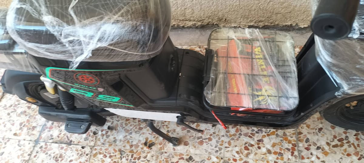 دىاجه r9 نضيفه سعرها  ٣٠٠ الف بطاريات ستوني شادهن حتا بطاريتها قديمه موجوده مديل ٢٠٢٥ كامل غراضها موجوده ماعدا شاشه مال دراجه ماتشتغل ومدكر امامي مابيها 

 بطارياتها كبار مو زغار وتاير خلفي جديد ستوني شاده
مكاني البصره القبله رقمي ***********
