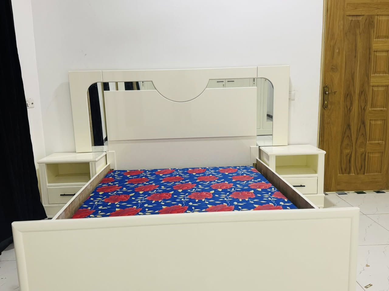 مساء الخير متابعين معمل الياسمين للأثاث العراقي
طلب احد المتابعين 
كنتور 6 ابواب مع جربايه تصميم تركي شغل عراقي
العنوان بابل الحمزه الغربي يم مدرسه ميسلون
يوجد استبدال غرفه قديمه بغرفه جديده حسب اتفاق
واتساب ***********
