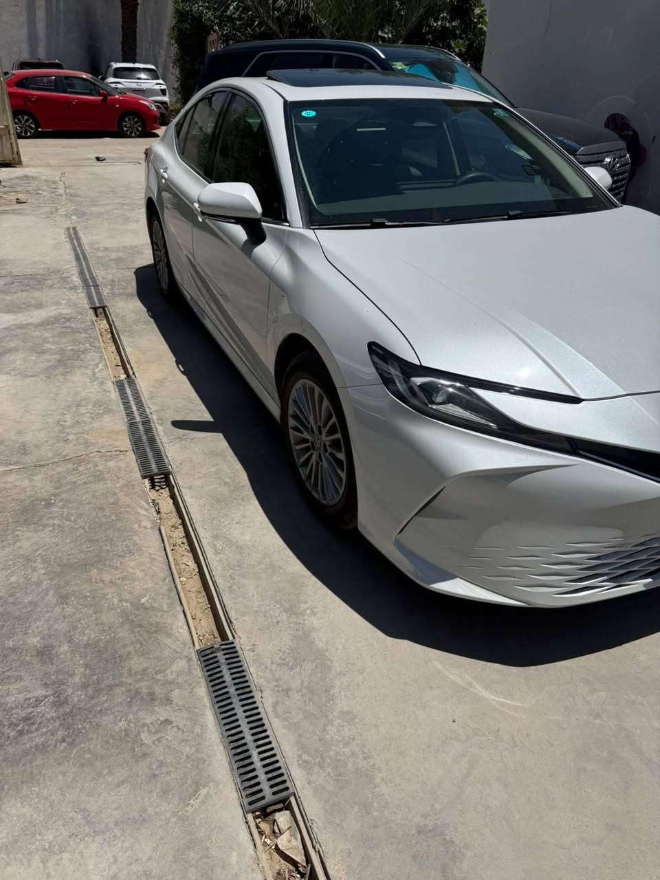 🚗 للبيع Toyota Camry 2025 وارد الصين 🇨🇳
🤍 اللون: أبيض لؤلؤي
🔹 محرك 2.0 لتر (2000 سي سي)
🔹 ناقل حركة أوتوماتيك CVT
🔹 فتحة سقف كهربائية
🔹 تشغيل بصمة وزر تشغيل
🔹 شاشة معلومات وترفيه
🔹 كاميرا خلفية وحساسات
🔹 مثبت سرعة
🔹 تكييف أوتوماتيك
🔹 جنوط أصلية

📍 الممشى: 5,000 كم فقط
📍 الموقع: بغداد – الصالحية
💰 السعر: 33,000,000 دينار عراقي

السيارة بحالة الوكالة، نظيفة جداً من الداخل والخارج، جاهزة للاستخدام ولا تحتاج أي مصروف.

📞 للاستفسار:
***********

الرجاء التواصل للجادين فقط.
