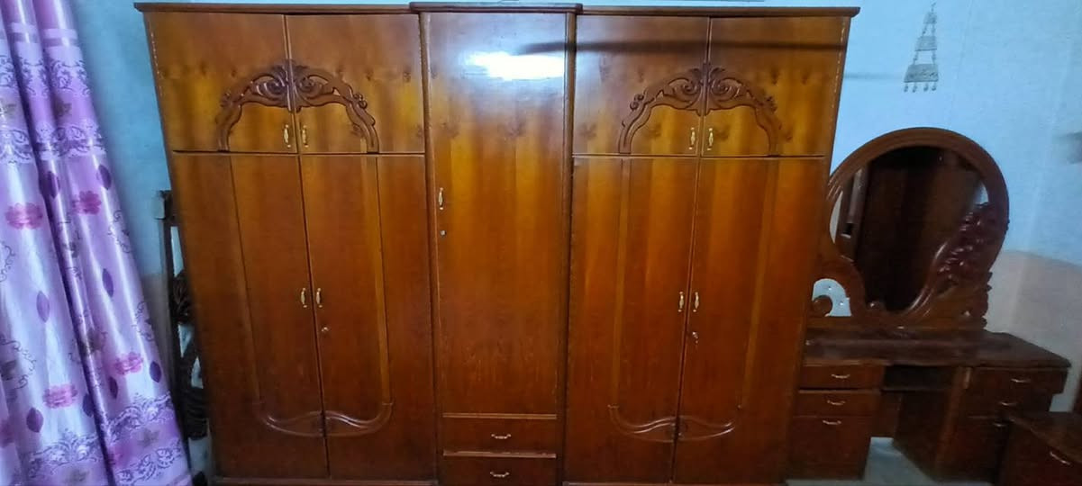 مكلف بل نشر
غرفه كامله للبيع
 التفاصيل مع صاحب الغرفه
الاتصال ع رقم
***********
