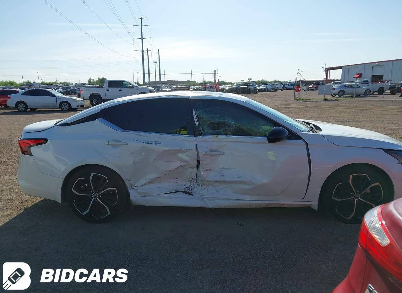 NISSAN ALTIMA SR + 2024
نرخی سەیارەکە بە زیادەی مەزاد و حەواڵەوە : ٨٧ گەڵا
نقڵی ئەمریکا بۆ ئیمارات : ١٩ گەڵا و ١٠ دۆلار
نقڵ و گومرگی کوردستان : ٢٥ گەڵا 
کولفەی چاکردنەوە : ١٠ بۆ ١٥ گەڵا
خێری خۆمان ١٥ گەڵا 
کۆی گشتی : ١٦١ گەڵا و ١٠ دۆلار 
تێبینی / سەیارەکە کاتێکی زۆر کەمی ماوە بۆ گەیشتن بە ئیمارات ، سەیارەکە هەمووی لەسەر وەسڵ پێت دەفرۆشین تاکو گەیشتن..***********
