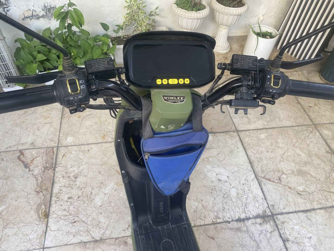 دراجه R9موديل 2026
5 خمس بطاريات
ملفها 1200
بيها اربع نمر
بيها نضام Rرجوع للخلف
بيها منفذ شحن تلفونك
تمشي 109 تمشي حقيقي 70
بيها نضام البلوتوث
نضام التشغيل سويجين وكرتين وبصمه
لايت عالي ناصي 
اشاير يمنه يسره دبل اشاره 
دراجه مابيها نقص كله بلادي
مصارلي شهرين من ماخذها جديده
السعر 475وبي مجال 
العنوان بغداد الطوبجي 
***********
