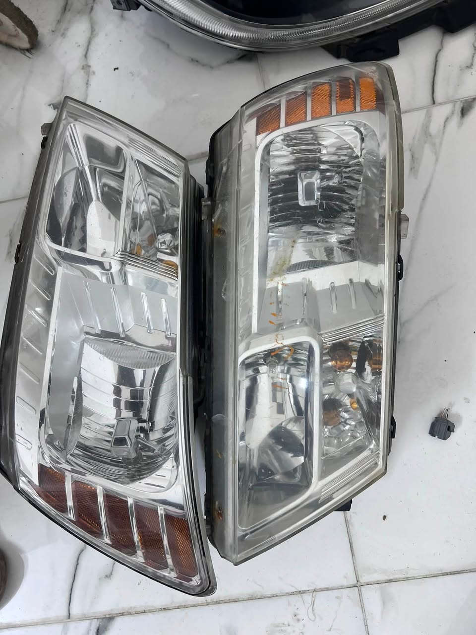 السلام عليكم 
لايت بكلايت مأطور ماسحات بده مي كنترول تبريد 
عنوان بغداد أكو توصيل جميع المحافظات 🚚 
***********
