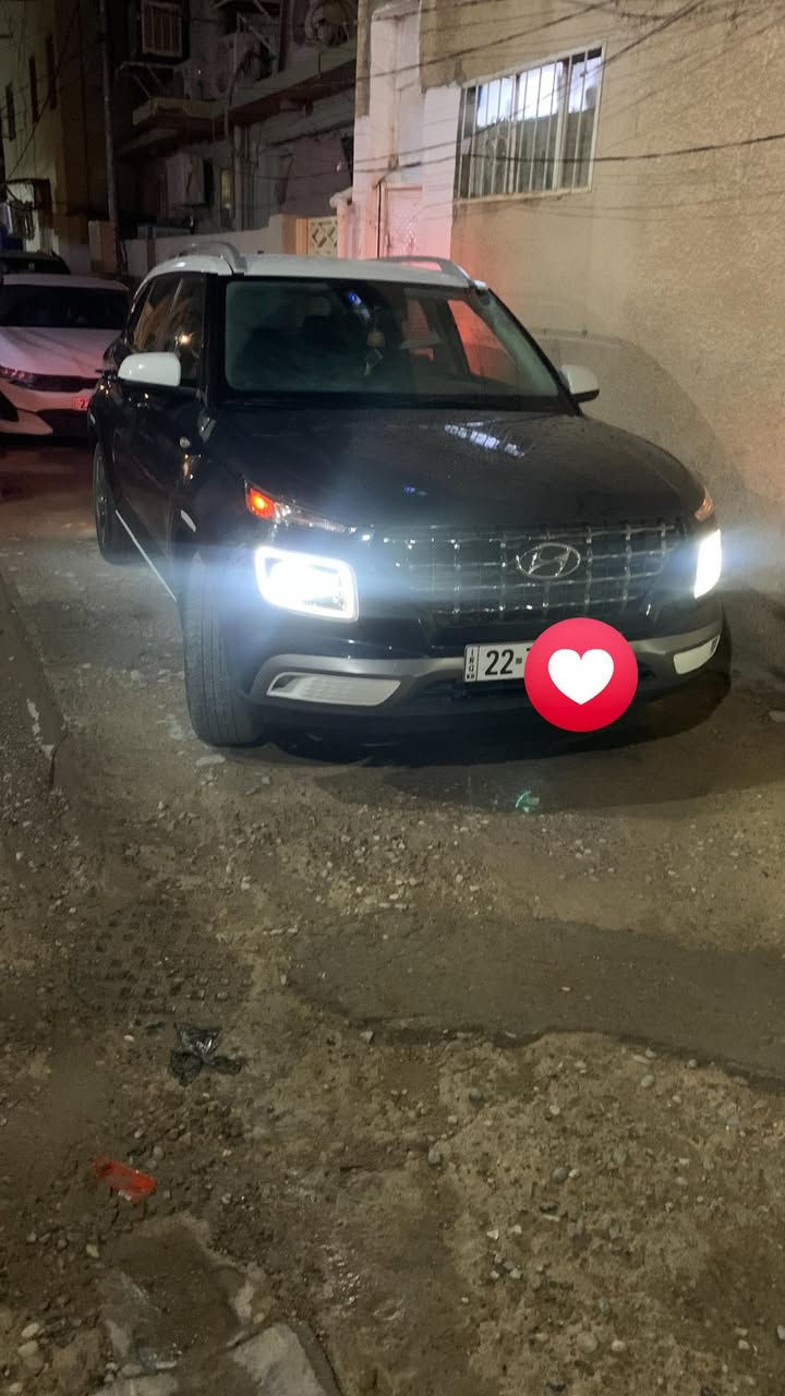 السلام عليكم هيونداي فينيو 2022 وارد امريكي محرك 1600 دوش سمارت ستريم ماشية 17 الف ميل حادثها كلش بسيط بيها شبر صبغ بالبنيد فقط  وبارد صغير بالجامرلوخ الامامي السيارة مرقمة اربيل وجاهزة كلشي متحط عليها لونها تو كلر كحلي وقمارة بيضة السيارة جديدة وممشاها قليل كيرها IVT مو CVT ال IVT نفس ال CVT بس شوية بي تحسينات وبي 6 نمر مواصفات SEL جوة الفول بشوية محرك كير كلة مكفول شخوط مابيها السعر 145 وبي مجال التواصل خاص


**إذا كنت صاحب هذا الإعلان وتريد حذفه لأي سبب، رجاءا أرسل رسالة إلى الدعم الفني**