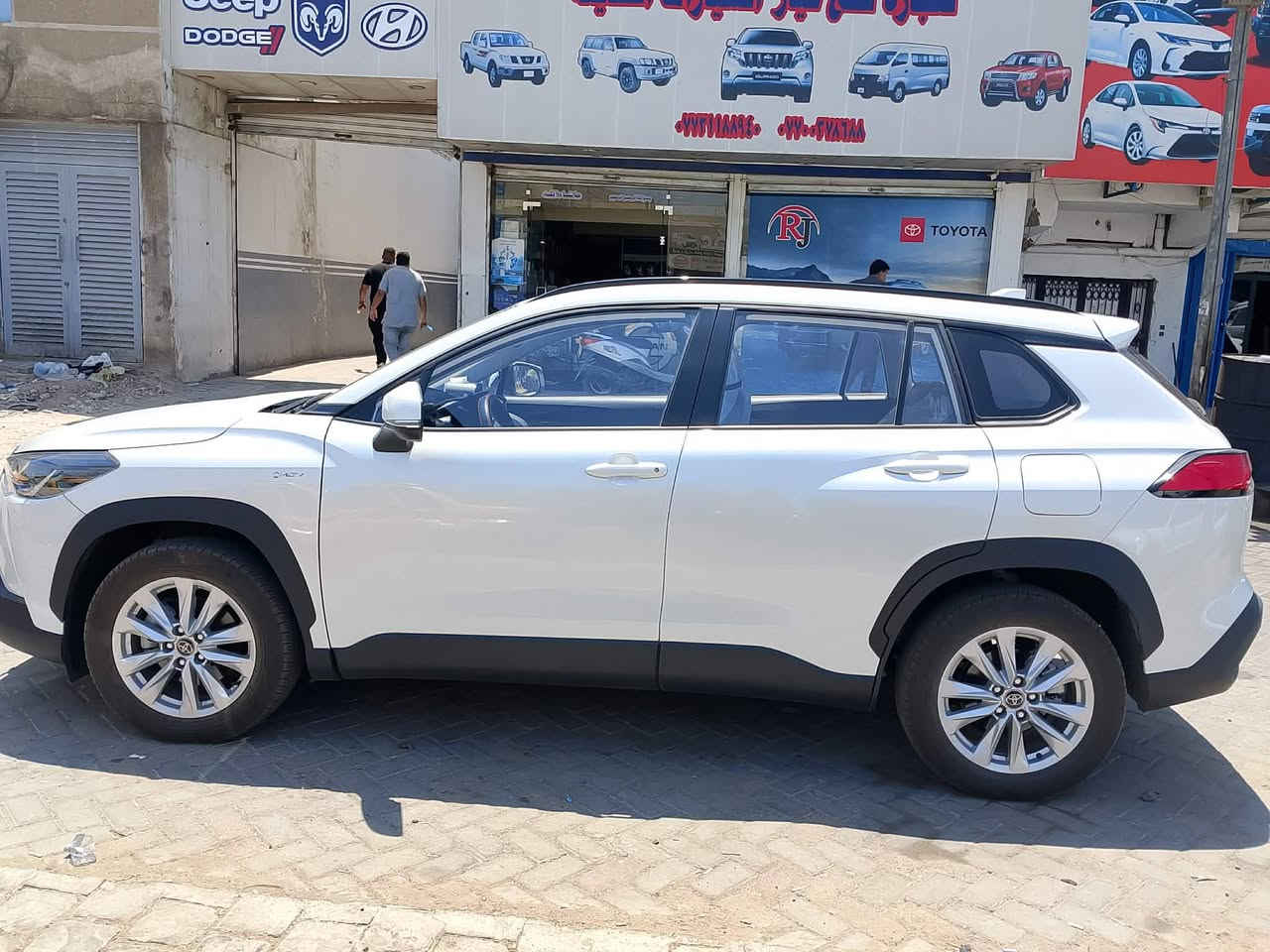 سيارة كورلا كروس موديل 2025 هايبرد (شحن ذاتي) وبانزين سيارة زيرو ماشيه 3الف فقط صارلها شهرين من طلعت من الشركة بعدها بالجيس مواصفاتها هواي تشغيل بصمه فتحه سقف مثبت سرعه مثبت ستيرن رادار بيها شاشه تاب وبعد بيها هواي مواصفات السعر 28مليون و750 الف وبيها مجال للشراي العنوان ديالى بلدروز للأستفسار خاص او الاتصال ***********
