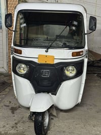السلام وعليكم تكتك موديل 2022كفاله عامه مامرقمه مكان بغداد 07727256141