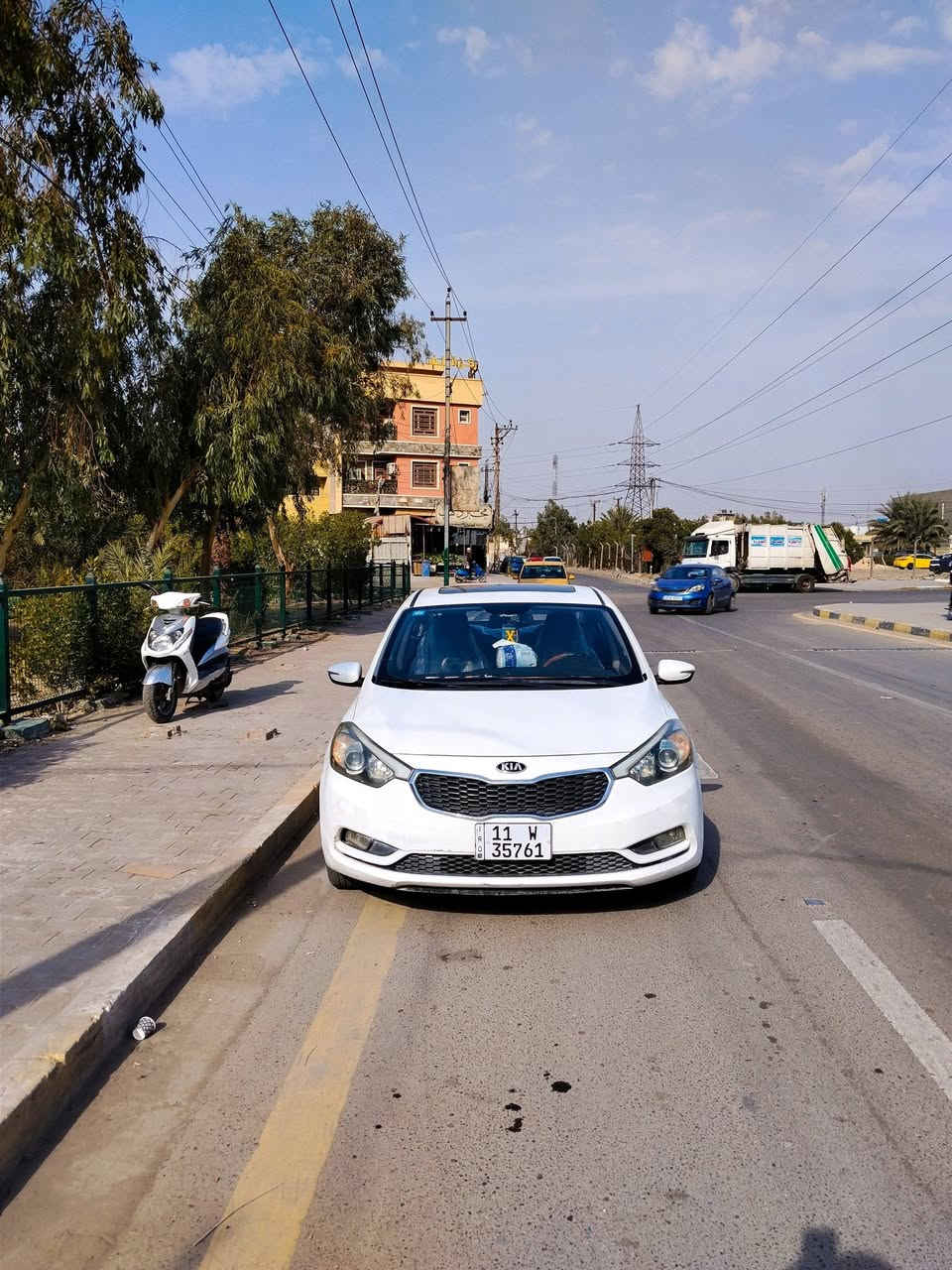 سيراتو 2016 خليجي
محرك دوش 2000 گير ومكينه مكفولات وضع شركه بدون اي خلل او عيب بيها قطع صغار بسبب طلق طائش مبينة بالصور الباقي الحمدلله بدون صبغ أو تبديل  ماشيه 137 الف كيلومتر
السياره بيها مواصفات مميزه
فتحة وحساسات خلفي شاشه وكامرة خلفيه تحكمات ستيرن جهتين  وشفتات تحكم  تبريد امامي مرايات شفط واشاير بالمري لد امامي نهاري 
صدر امامي وخلفي جديدات 5 ويل كب 16 بلادي وياها 2 سويچات گاعيه تغليف جلد
رقم بغدادالدولي هزه وبراد جديدات سنوية جديدة باسمي تحويل مباشر بنفس اليوم او ثاني يوم حاضر
السعر 127$ وبيها مجال للطيبين 
مكان بغداد الكرخ
الشراي يتصل على الرقم   *********** واتساب
