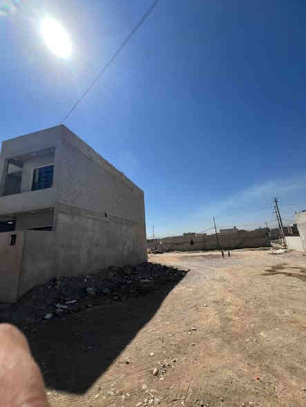 ارض للبيع في حي القوسيات 

قرب مدرسه الصنيه بل ضبط 

المساحه.  105. متر شبه مربع 

سند زراعي نموذج 25حق التصرف سند ابيض وصل تمليك 

خدمات ماء كهرباء التبليط 20متر 

موقع 🌐مميز جدن مكان مرتفع 

اتجاه الارض شروق 

السعر.  15.بي مجال 

الاستفسار بل ارقام 

***********
***********
