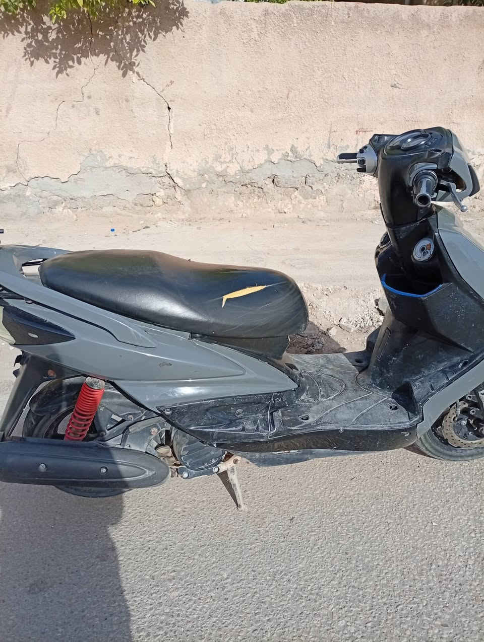 السلام عليكم
سكنز فحل ياباني للبيع 
قبق نفخ 
المكان بابل ـ سده الهنديه ـ حي البكر 
السعر 750 وبيه مجل 
الرقم ***********
غير متواجد على الفيس بوك
