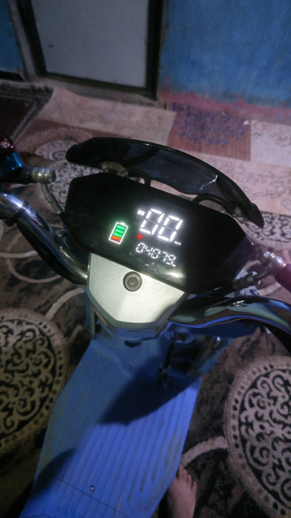 دراجه كهربائيه شحن 
المكان عويسان ابو الخصيب 
السعر 700 قفل 
دراجه كلش حلوه ماماشيه بطارياتهه مامتعوبات 
بيهه مشكله بلملف اول ماتمشي بيهه شخره بس من تمشي سريع تروح 
الدراجه قويه مالت جنايه 