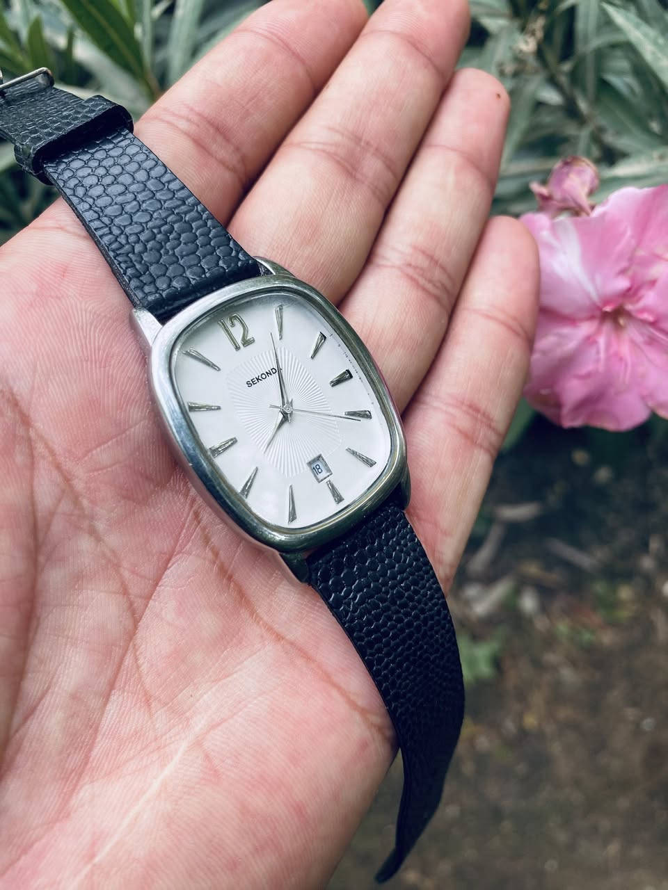 ساعة Sekonda
سيكوندا موديل تانك كلاسك

ستانلس ستيل نافذه لتاريخ عند رقم6

أبعادها 33/44 سير سويسري اصلي 

نظافه ممتازه جداً 

سعر 50 الف يتوفر توصيل


**إذا كنت صاحب هذا الإعلان وتريد حذفه لأي سبب، رجاءا أرسل رسالة إلى الدعم الفني**