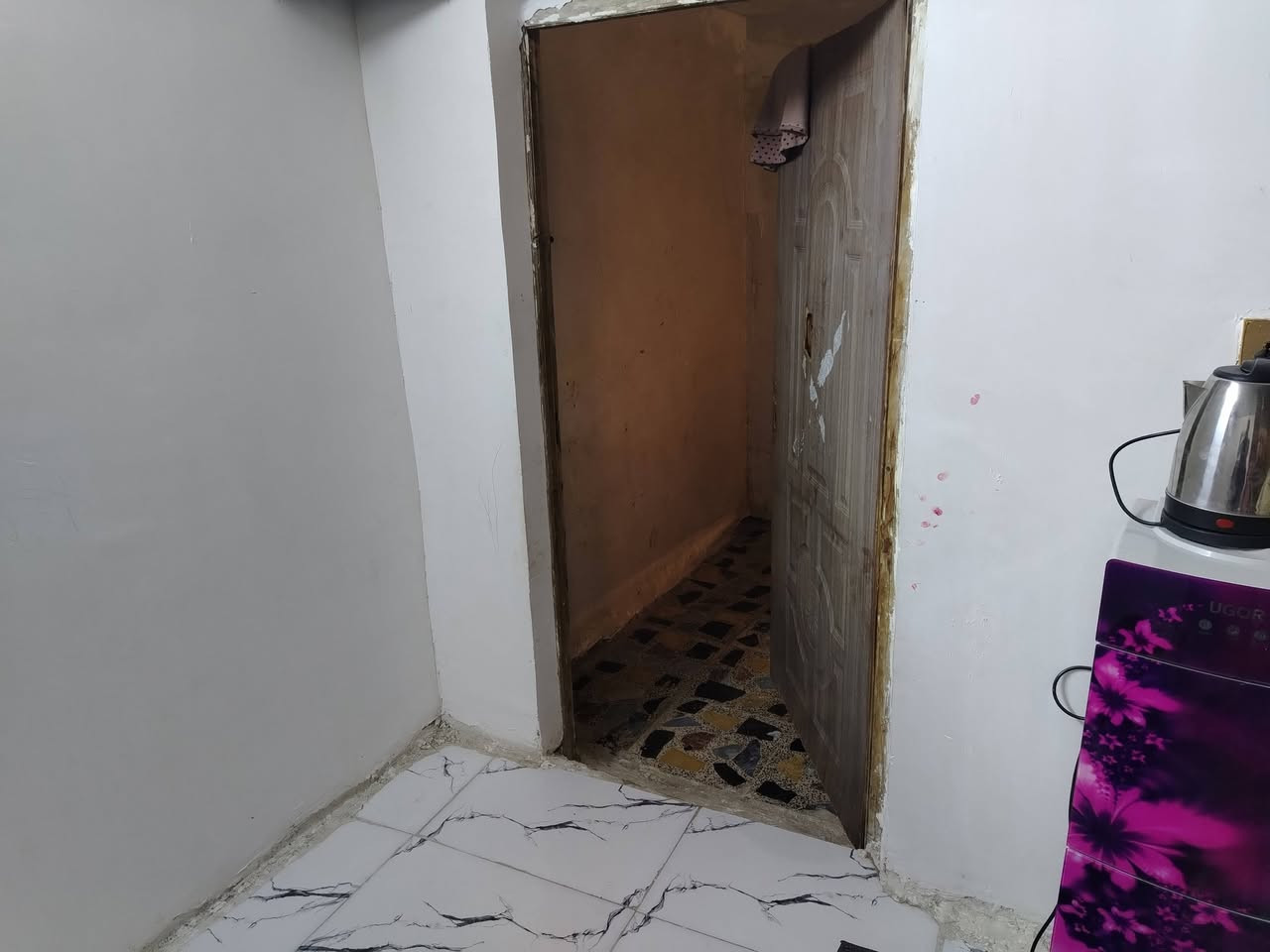 دار البيع مساحه ١٠٨ سند بسمي حي السفير قريب علئ مدرسه سلسبيل فرع مقابل بيوت العبيدي السعر ٨٧ بي مجال بسيط رقمي *********** وجه لبيت ٦ متر نزال ١٨
