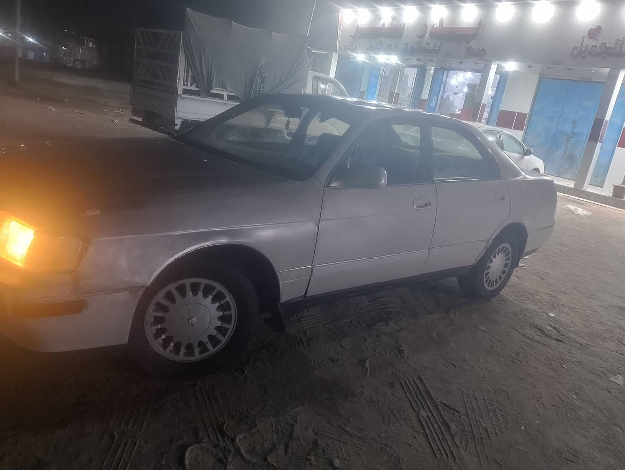 السلام عليكم سياره بطه متصل مكفوله كصه ونغل وضربه رقم بصره مكينه وكير ثنين ونص جدد تخم تاير جدد حداديه جديده دواخل جدد السعر 45مكاني البصره الزبير رقمي ***********
