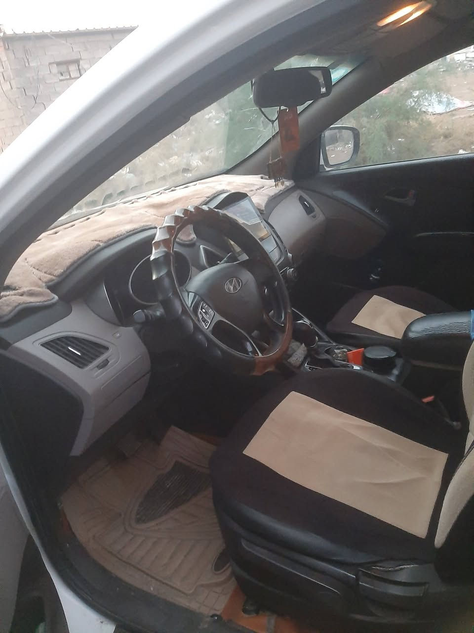 توسان ٢٠١٥ 
خليجي 
استيراد خاص 
٢٤٠٠ دوش 
بغداد ابو غريب 
١٣٥ $ 
٣ قطع صبغ بدون دواخل 
جنطة وجاملوغ خلفي وجاملوغ امامي
*********** وتساب
***********
