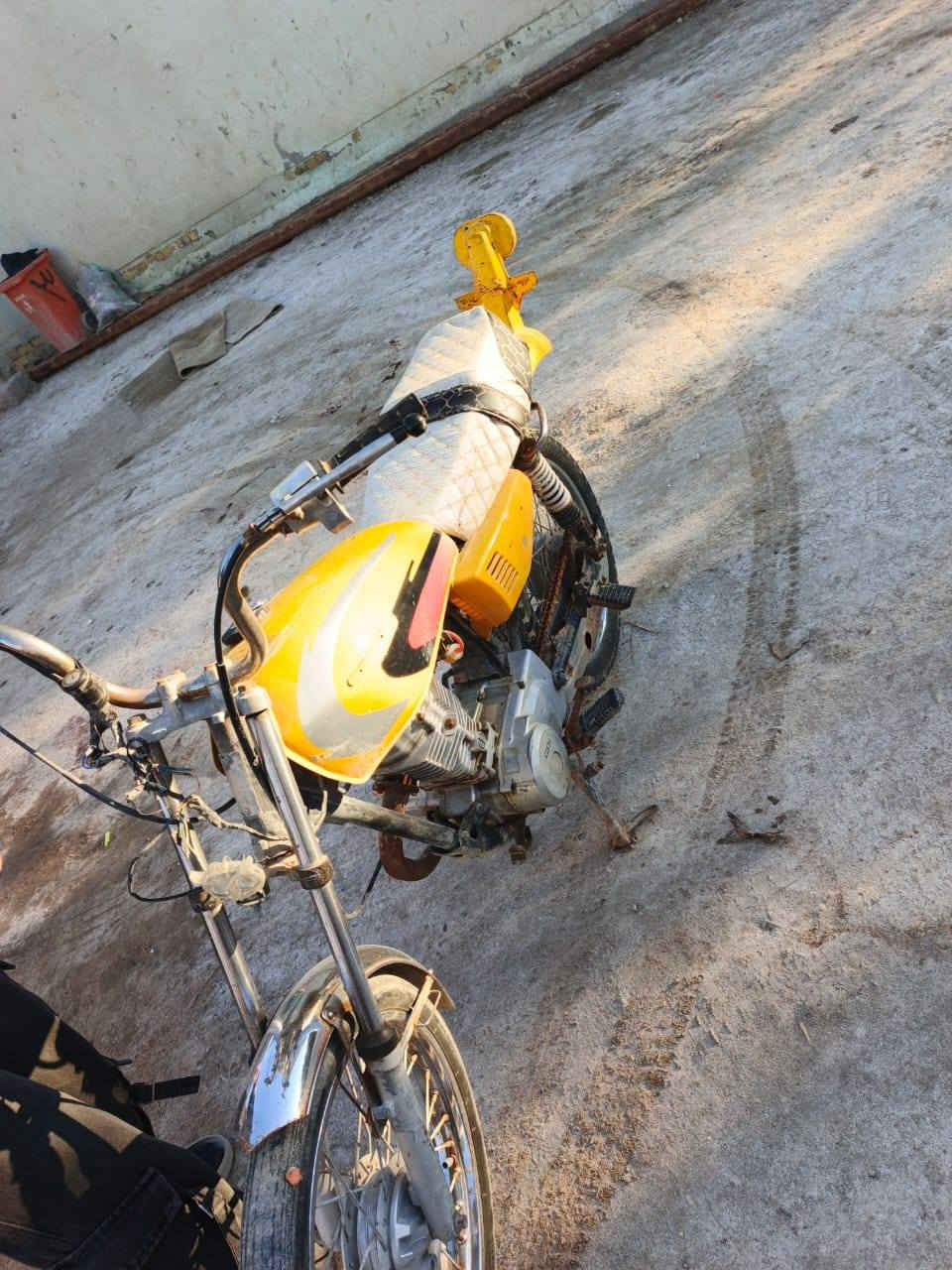 سلام عليكم دراجه للبيع ارشه مديل 2019 غراضها كلها نامه بس الشاصي ارشه رقمها ماشي للمرور بلـ2019 وماراجعت بي الستفسار ***********
