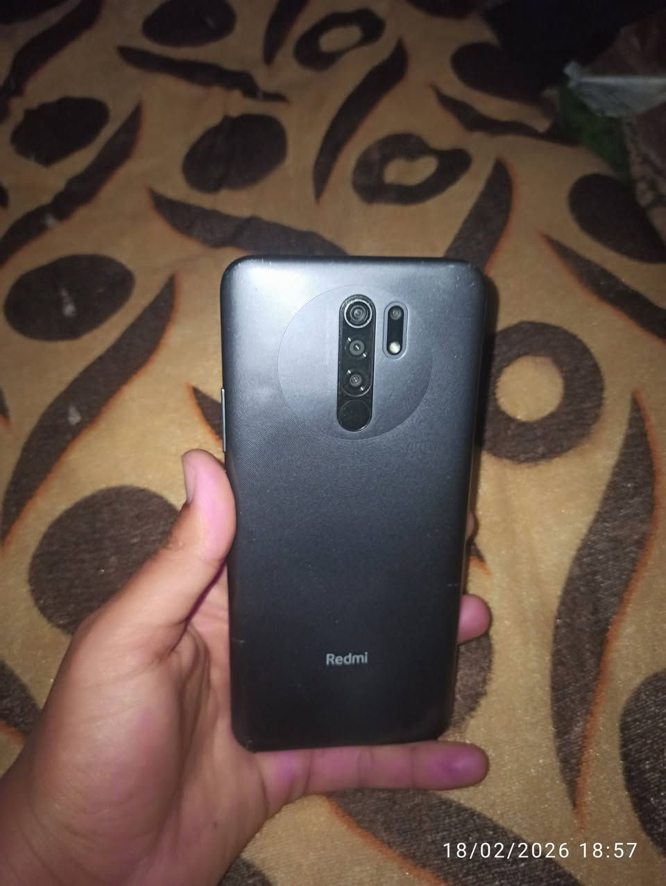 السلام عليكم جهاز للبيع
128جهاز غني عن التعريف 
سعر مناسب مكان في كربلاء المقدسة 
***********في وتساب
