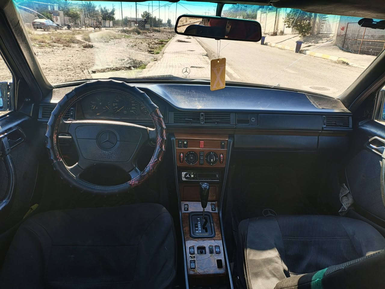 سلام عليكم مارسدس دب للبيع موديل 92رقم بغداد تحويل ثاني يوم سنويه لل 27 سياره جديده بدون خياس كفاله من لخياس فتحه سقف تخم تاير جديد محرك بلاد صار شهر من شاده كهربائيات كلها شغاله تدفئه شغاله كشنات كهربائيه السعر خاص اتصل ودلل ***********
