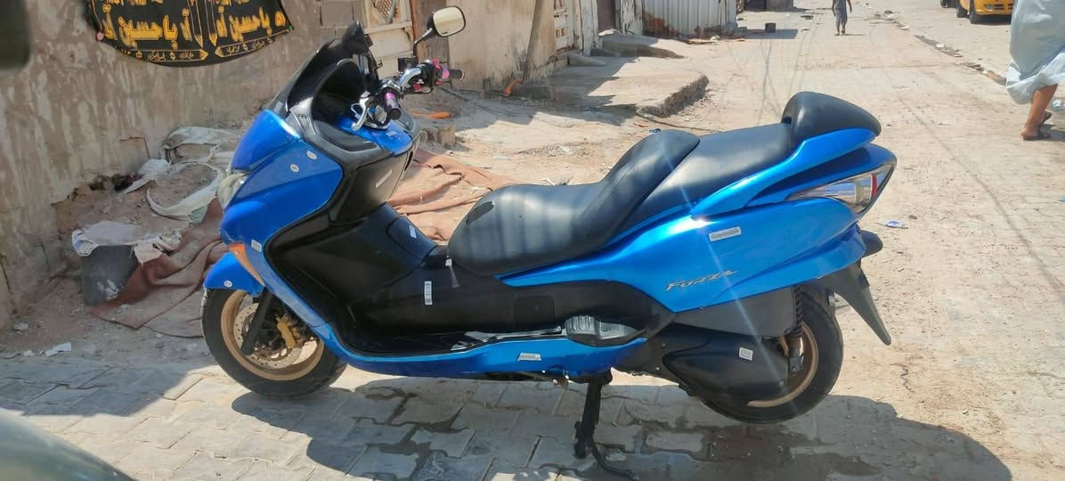 السلام عليكم فورزا09 للبيع السعر 950 الف وبيها مجال قليل مكاني المدينة ***********
