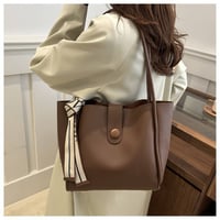 👑 عنوان الأناقة للحقائب 👑  💼 تشكيلة مختارة من الجنط النسائية الفاخرة ت...