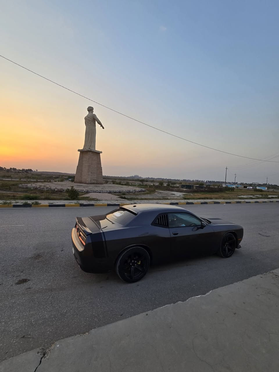 جالنجر 2022
6 سلندر. 
السياره gt
بيها جاملغ و بنيد بدون دواخل 

المواصفات 
بصمه تشغيل 
تشغيل عن بعد 
كشنات مخمل 
حساسات 
كامره خلفيه 
شاشه كاربلي 
شفتات ستيرن 
كرسي كهرباء 
تحكمات ستيرن 
ويل نجمه اصلي 
السياره خاليه من اي عطل شرط
***********
بابل شارع ٨٠
