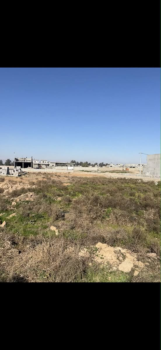 قطعة ارض للبيع رقم زراعي مساحة القطعة 300 متر خوش مكان صايرة خلف بيت ابو سفيان  الحمداني بالمعسكر ماء وكهرباء واصلها سعرها 15 مليون وبيها مجال بسيط للشراي الاتصال على الرقم ***********

