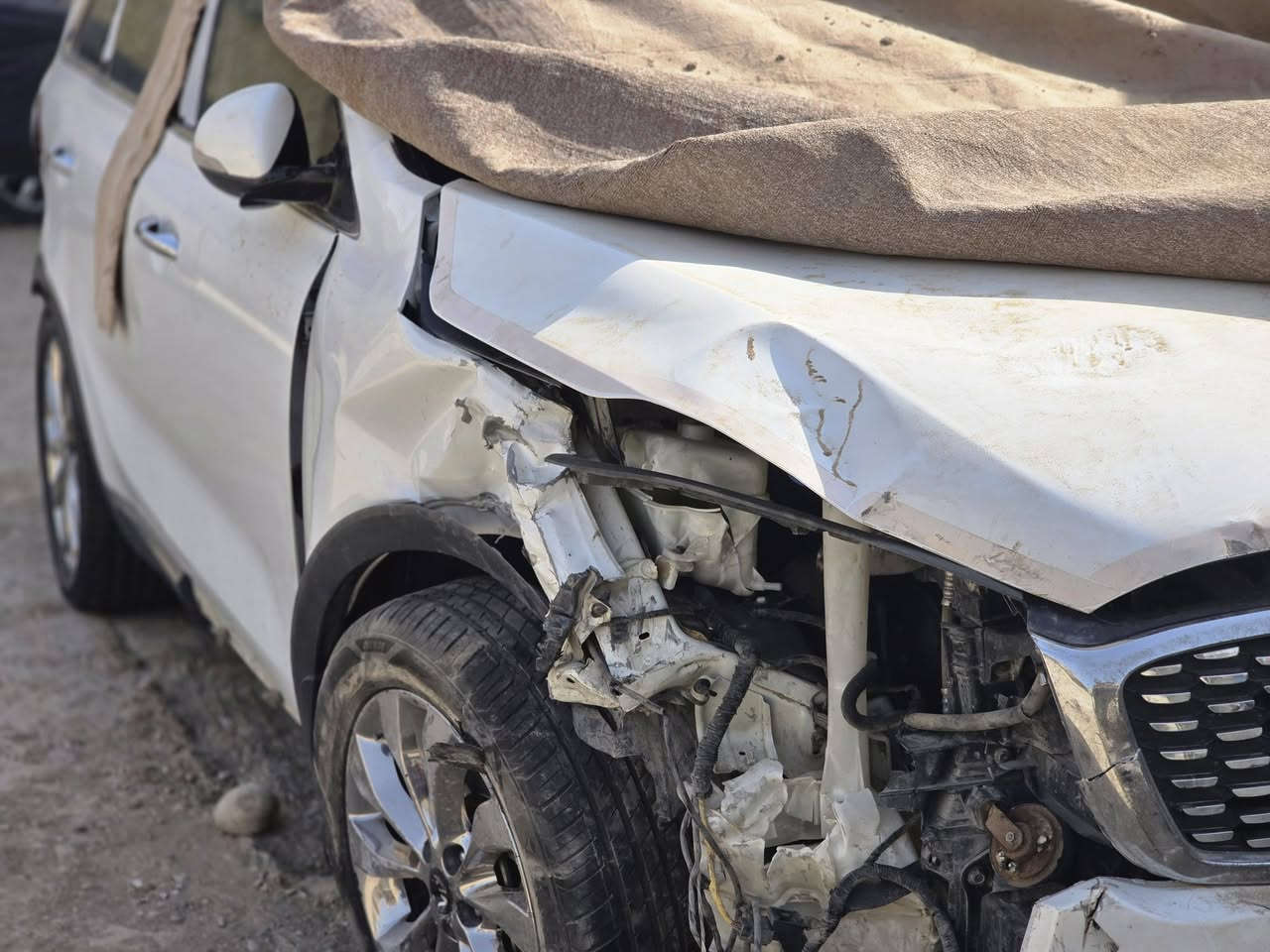 الله يكفيكم شر سياره على حادثهه كيه سورنتو خليجي سابقن كفاله عامه موديل 19 على حادثهه تنباع رقمهه ذي قار.    ***********.  عنوان ناصريه.    شراي ينتصل لايتعبني.
