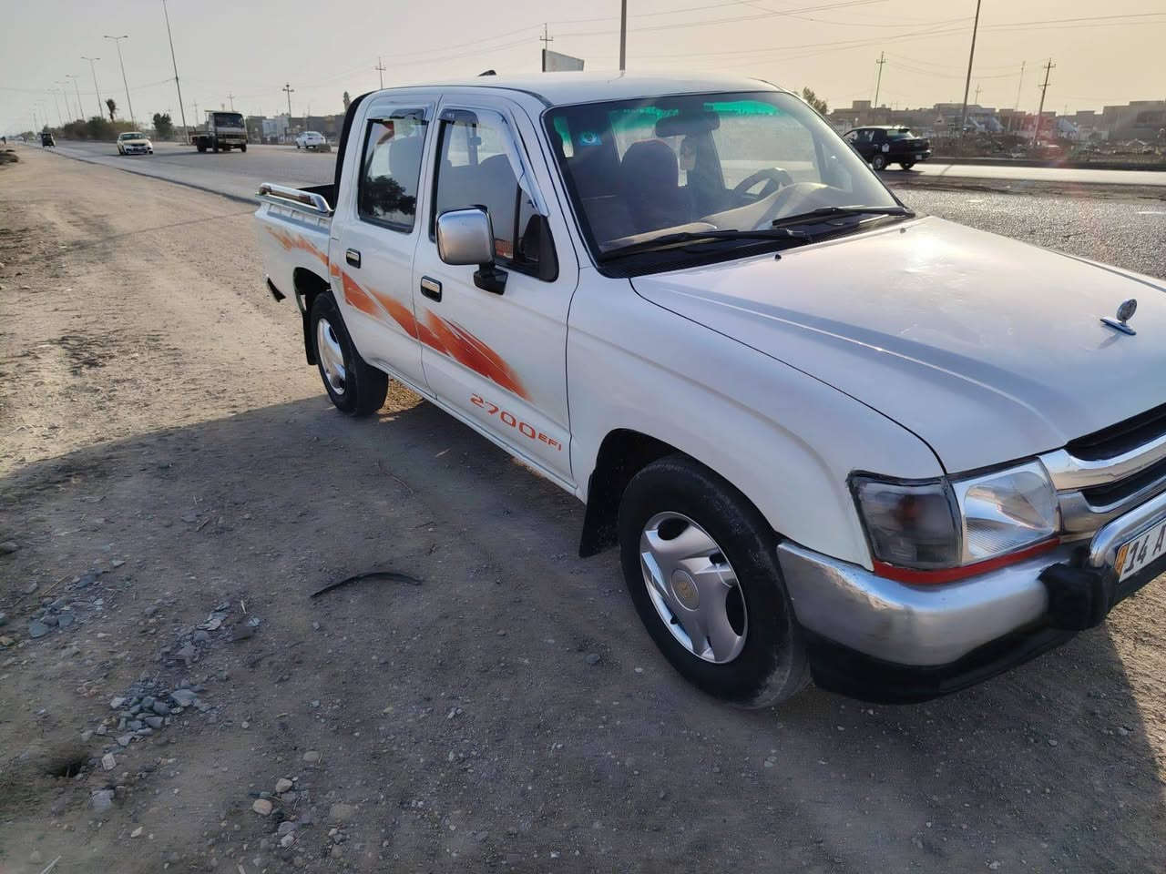 سلام عليكم هايلوكس للبيع موديل 2004 مكفوله كفاله عامه من ضربه
وتبديل لمحرك لا ينقص ولا يبخر رقم نكليزي بصره 
مكان ناصريه رقم الهاتف***********
