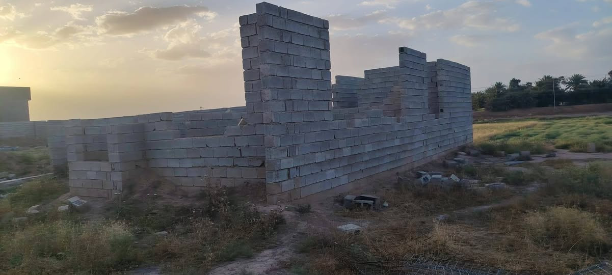 سلام عليكم هيكل لبيع المساحه 300وقطعه بصفه هم 300من ضمنه العنوان الضلوعيه قرب وادي الموت الرقم ‏‪***********
