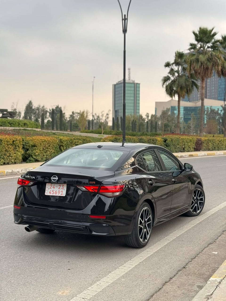 nissan sentra SR*********** 
مؤديل 2025 
مواصفات SR 
(به سمه ، شاشه گه وره ، گيج الكترؤنى ، كوشين هيته ر ، شه غال ، ٥ رادار . تبريد له مس ، لايت زينؤن ، ويل كرؤم) ته نها نيوو بست سبوغى هه يه بي ارباگ پشت و پيش كه پس هه موو شتكى به شه رت نه تها ٣ هه زار رؤشتييه و سفر *********** أربيل, العراق
